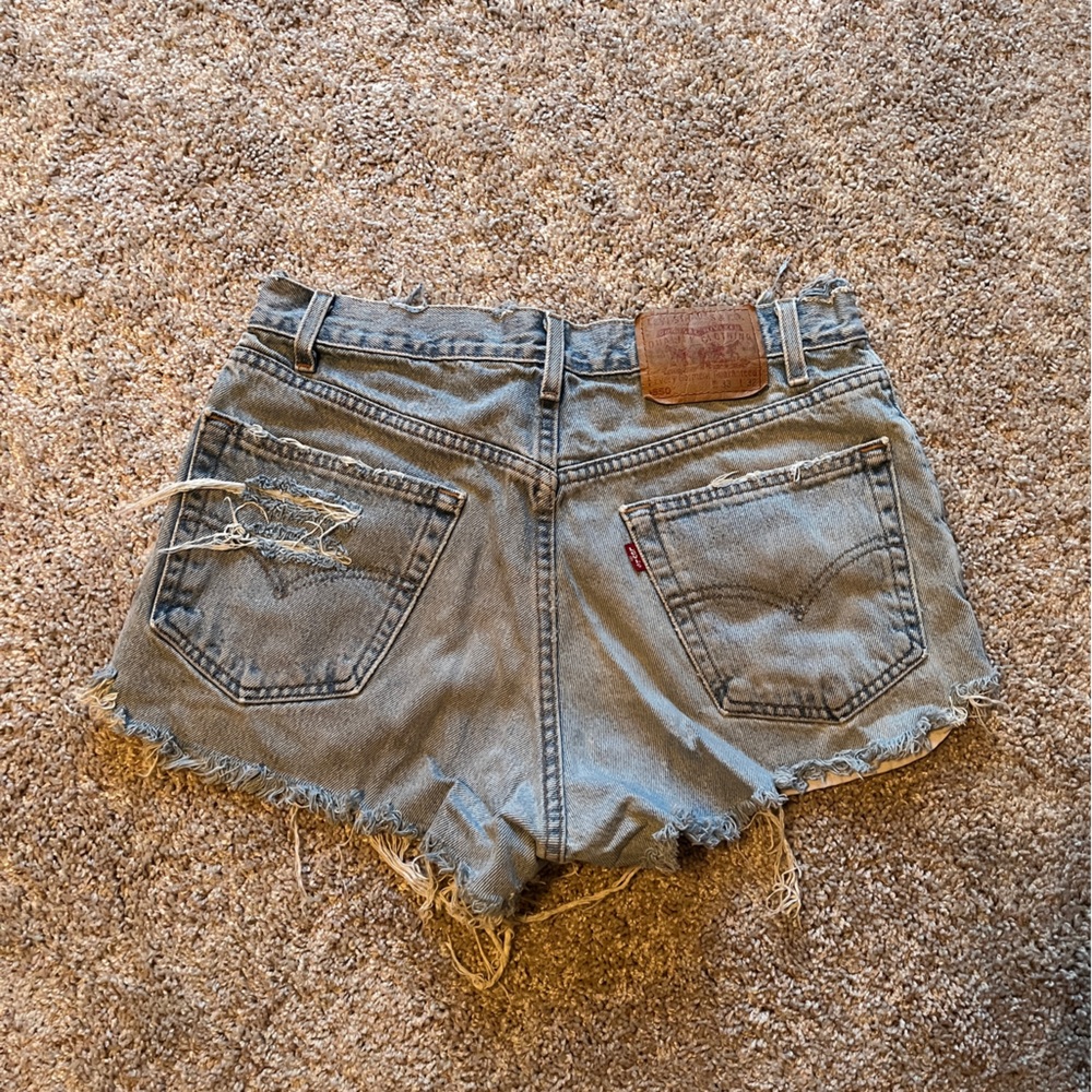 Levi’s 550 Cutoff Shorts